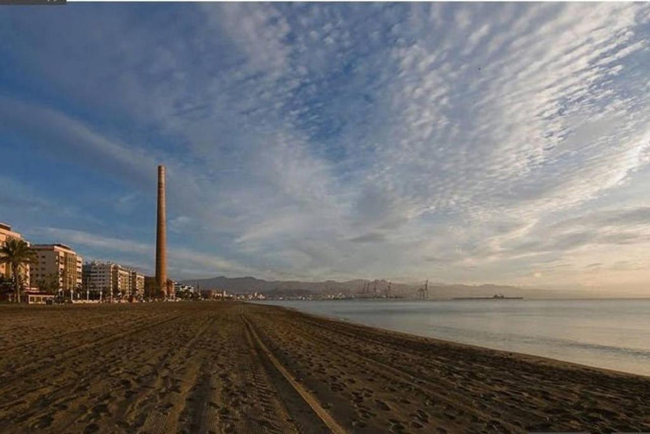 3 Bedrooms At 600 M Away From The With View And Wifi * Malaga
